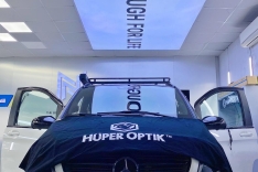 Mercedes V250 đến N AutoSpa để trang bị phim cách nhiệt Huper Optik gói cao cấp nhất Black Rhino.