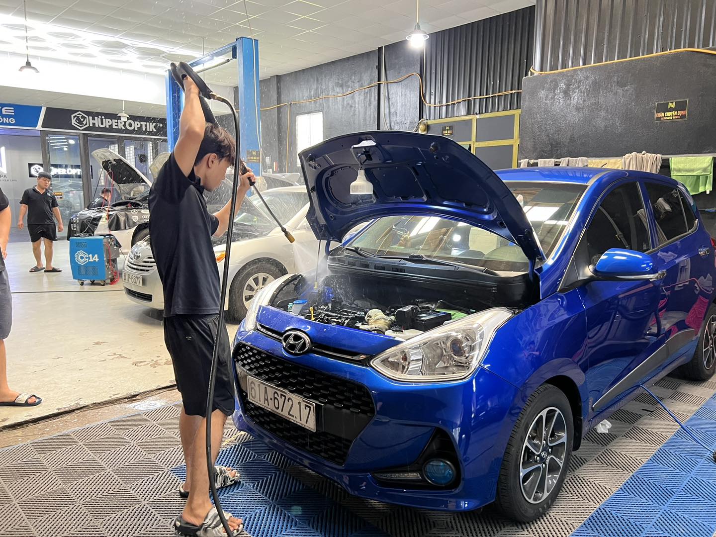 Vệ Sinh Khoang Máy Ô Tô Bình Dương