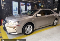 Toyota Camry trở nên sạch bóng thơm, chỉ với 6 tiếng thi công 2 dịch vụ