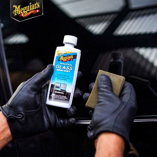 Meguiar's Perfect Clarity Glass Sealant / Lớp phủ bảo vệ kính xe tạo hiệu ứng lá sen, có độ bóng cao - G8504